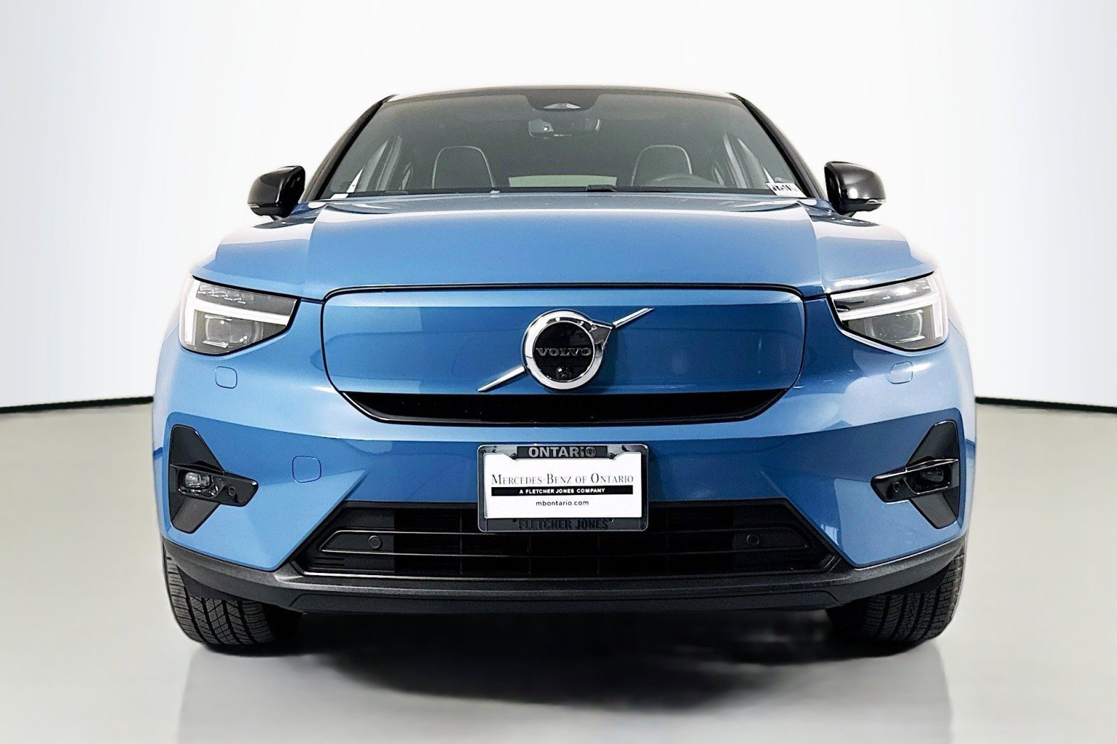 Used 2022 Volvo C40 P8 Recharge Ultimate image 2