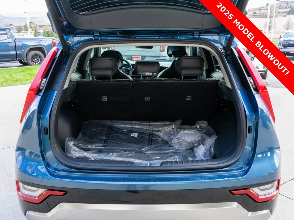 New 2025 Kia Niro SX Touring image 29