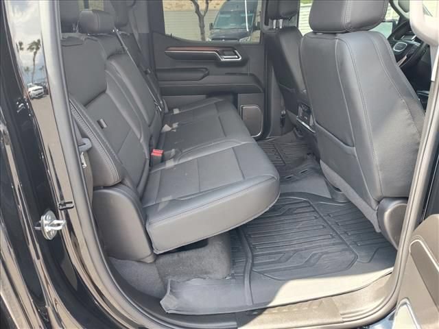Used 2024 GMC Sierra 1500 Denali w/ Denali Reserve Package AWD/4WD image 10