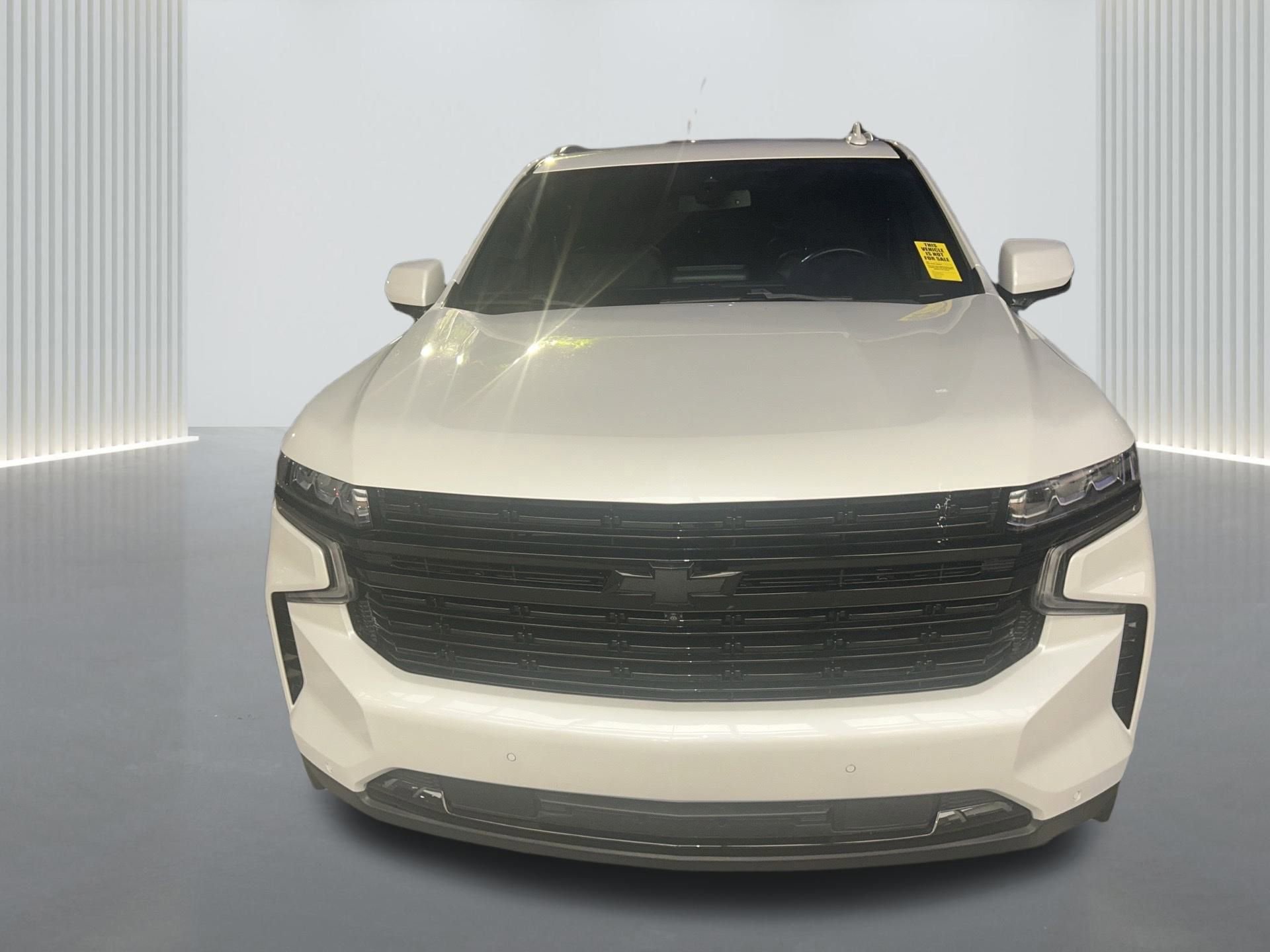 Used 2022 Chevrolet Suburban LT w/ Luxury Package image 2