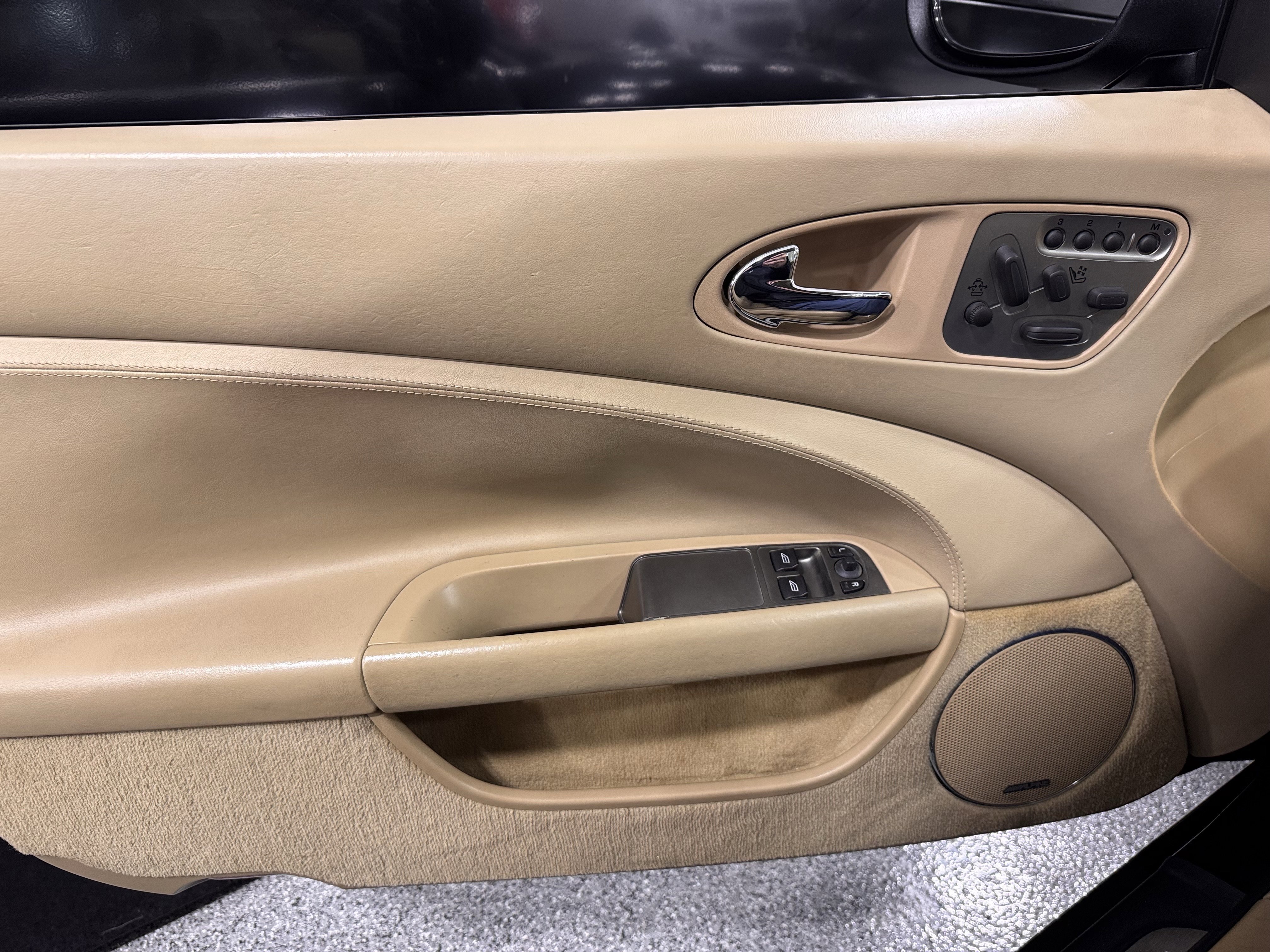 Used 2007 Jaguar XKR R image 20