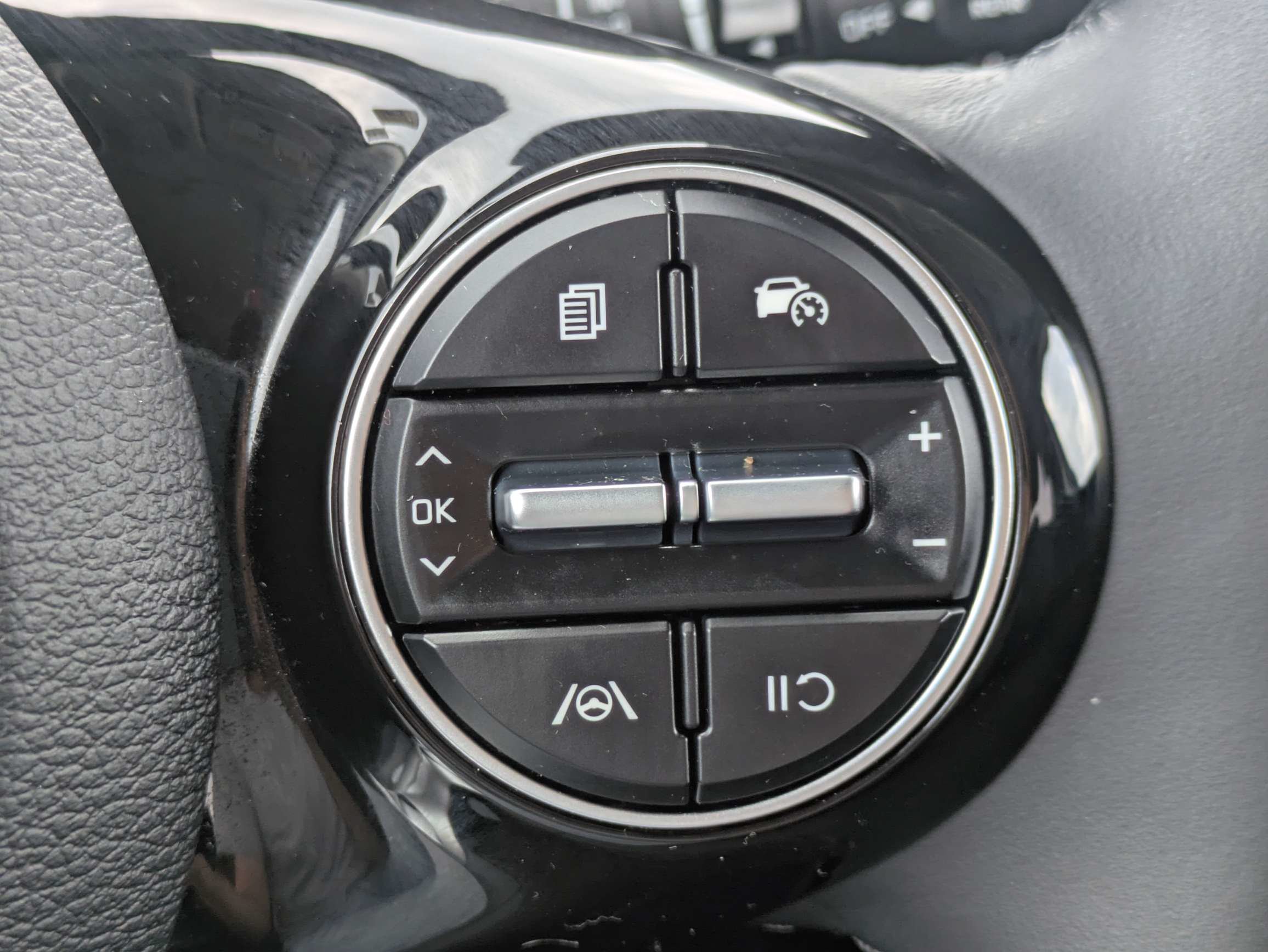 Certified 2023 Kia Soul EX FWD image 32