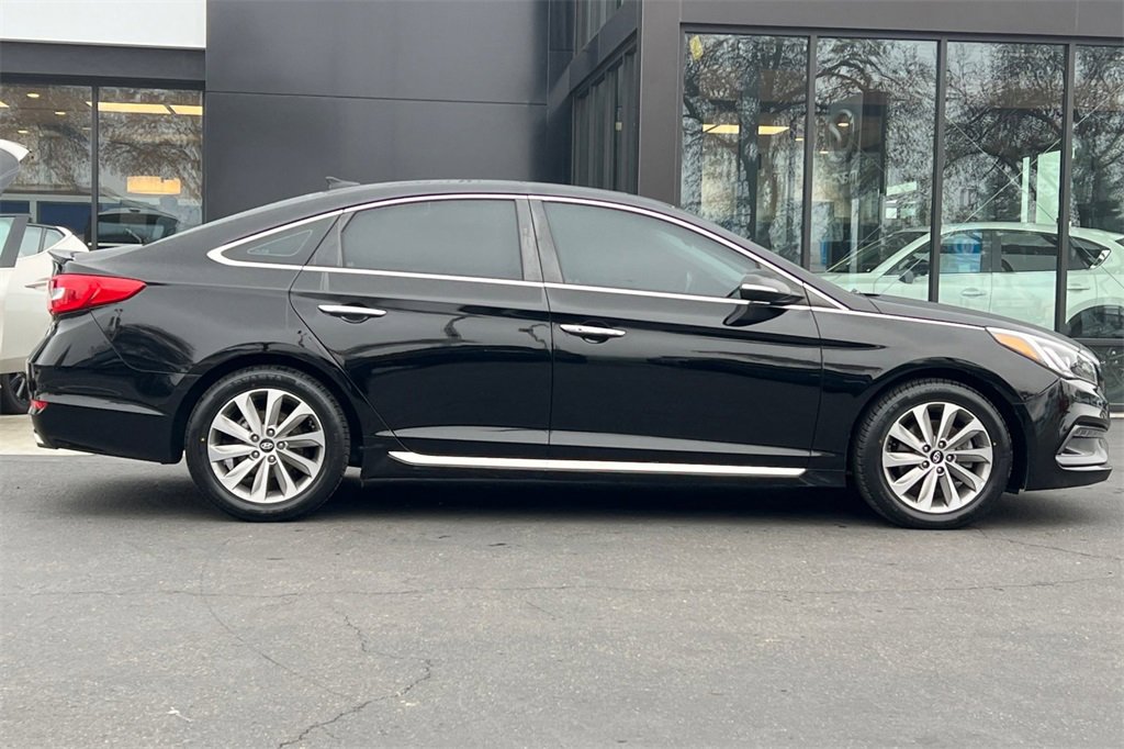 Used 2016 Hyundai Sonata Sport w/ Option Group 1V image 4