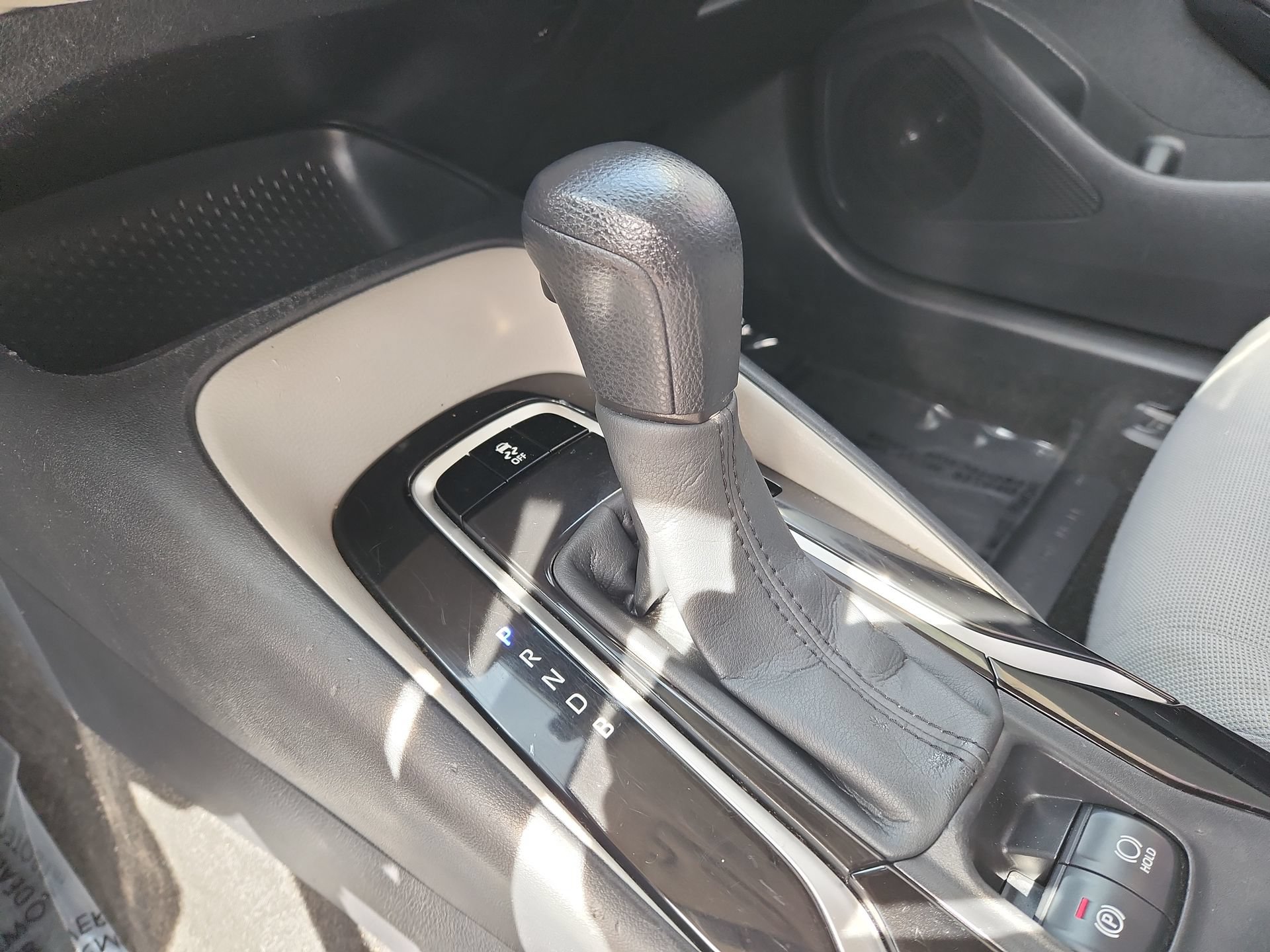 Used 2022 Toyota Corolla LE FWD image 20