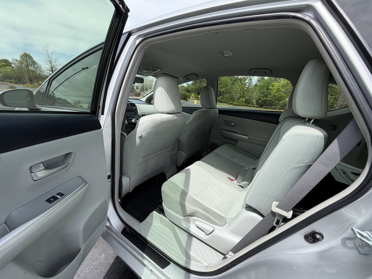 Used 2013 Toyota Prius V Three FWD image 12