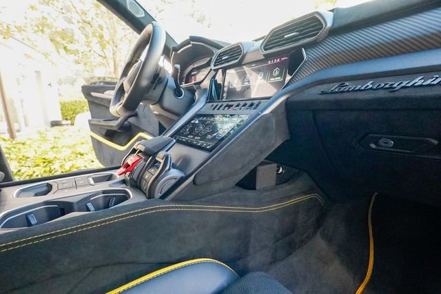 Used 2023 Lamborghini Urus Performante image 92