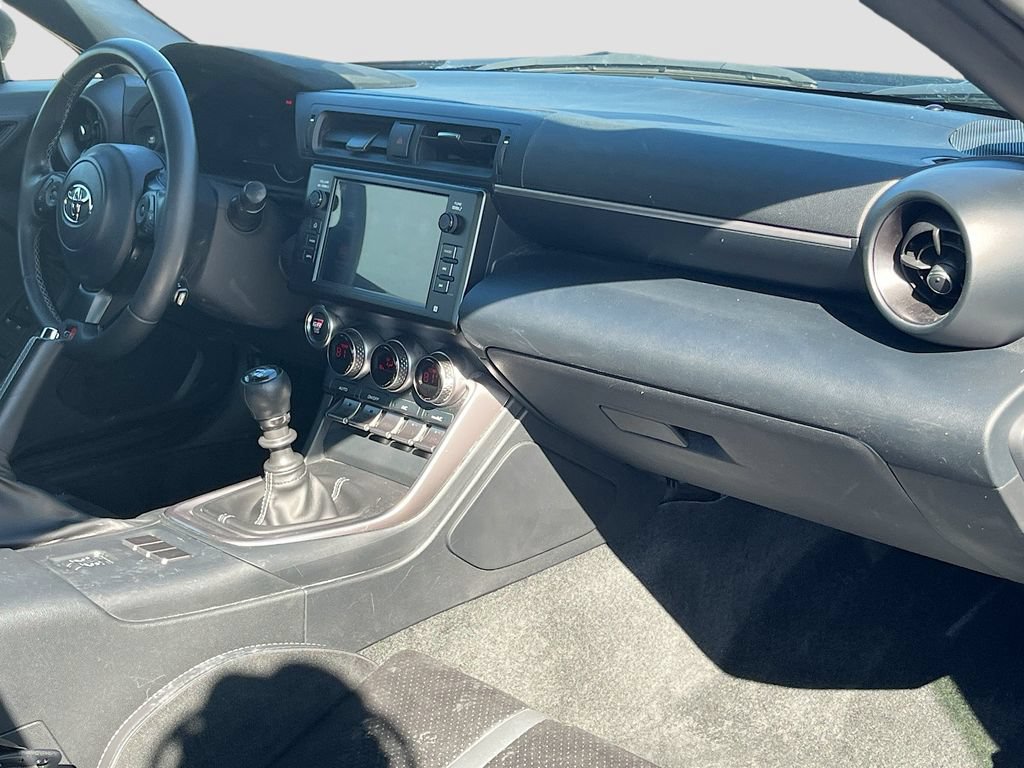 Used 2025 Toyota GR86 Premium w/ ALL Weather Mat Package (TMS) RWD image 28