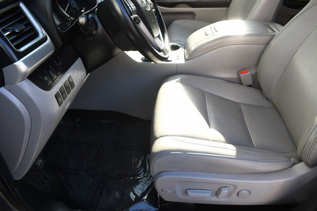 Certified 2017 Toyota Highlander XLE image 15