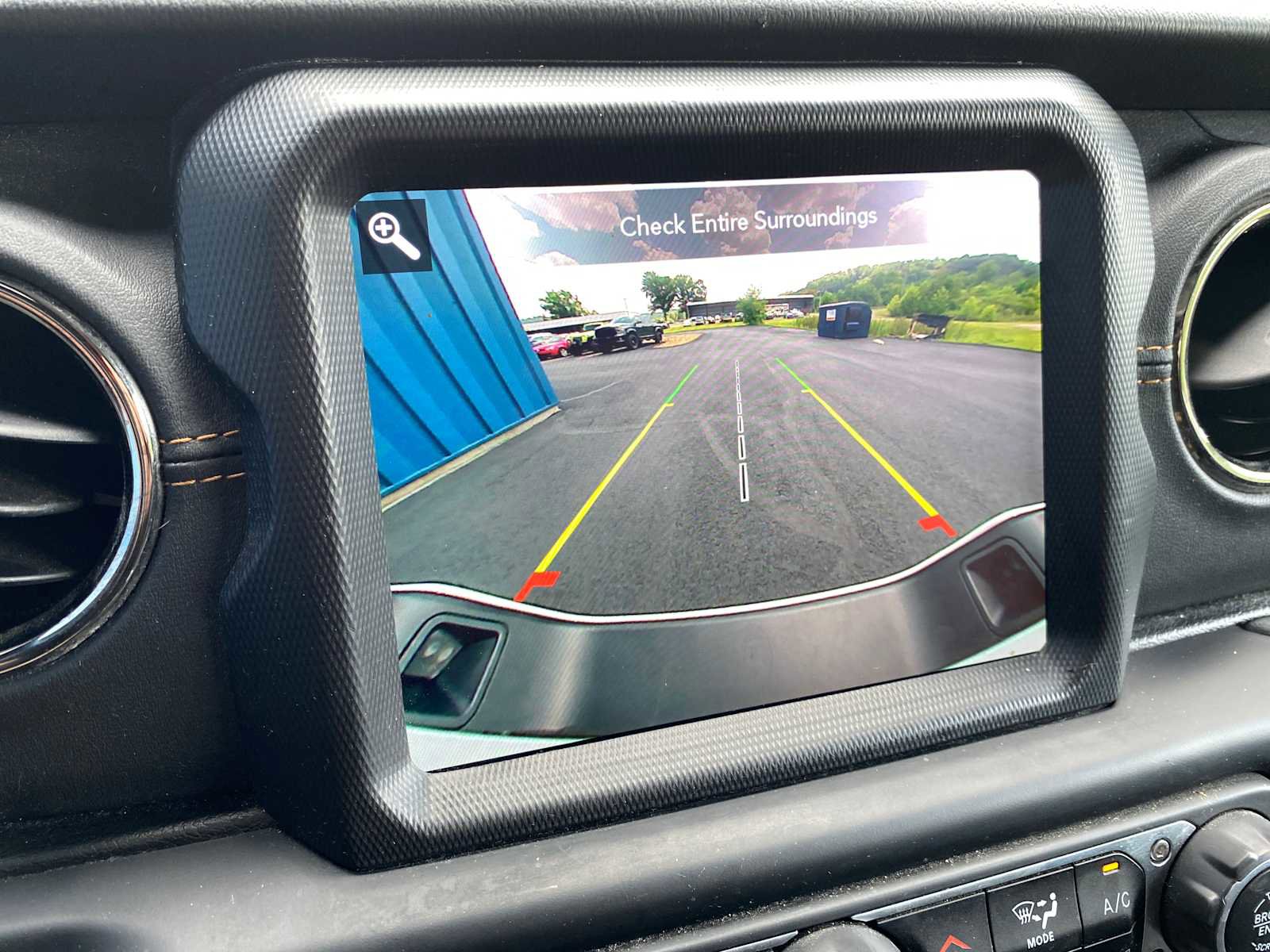 Used 2021 Jeep Gladiator Overland image 15