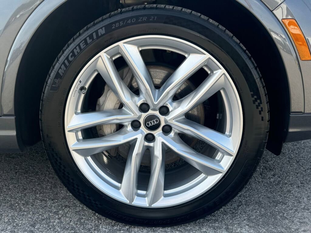 Used 2018 Audi Q7 3.0T Prestige image 12
