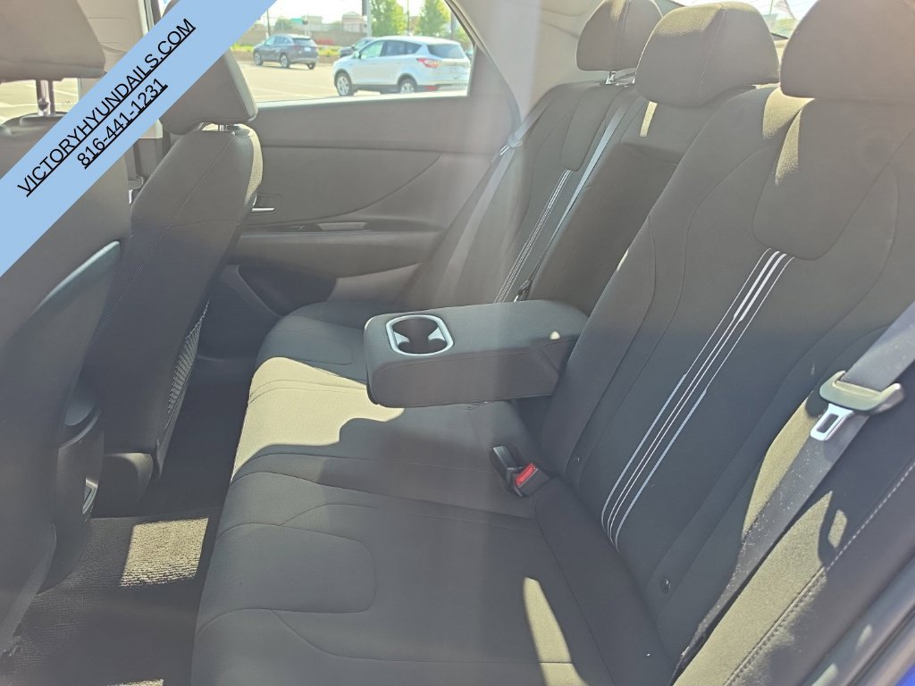 Used 2025 Hyundai Elantra SEL FWD image 24