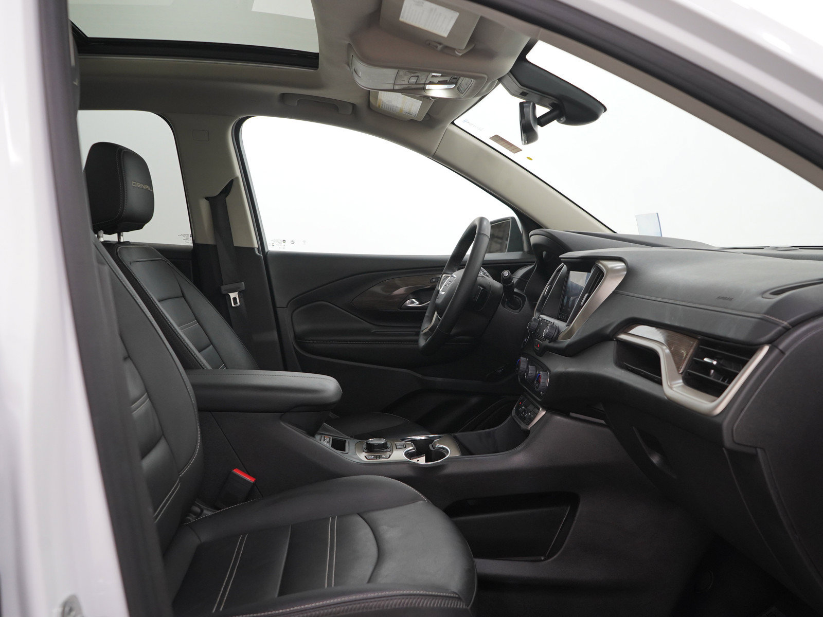 Used 2024 GMC Terrain Denali w/ Denali Premium Package AWD/4WD image 11