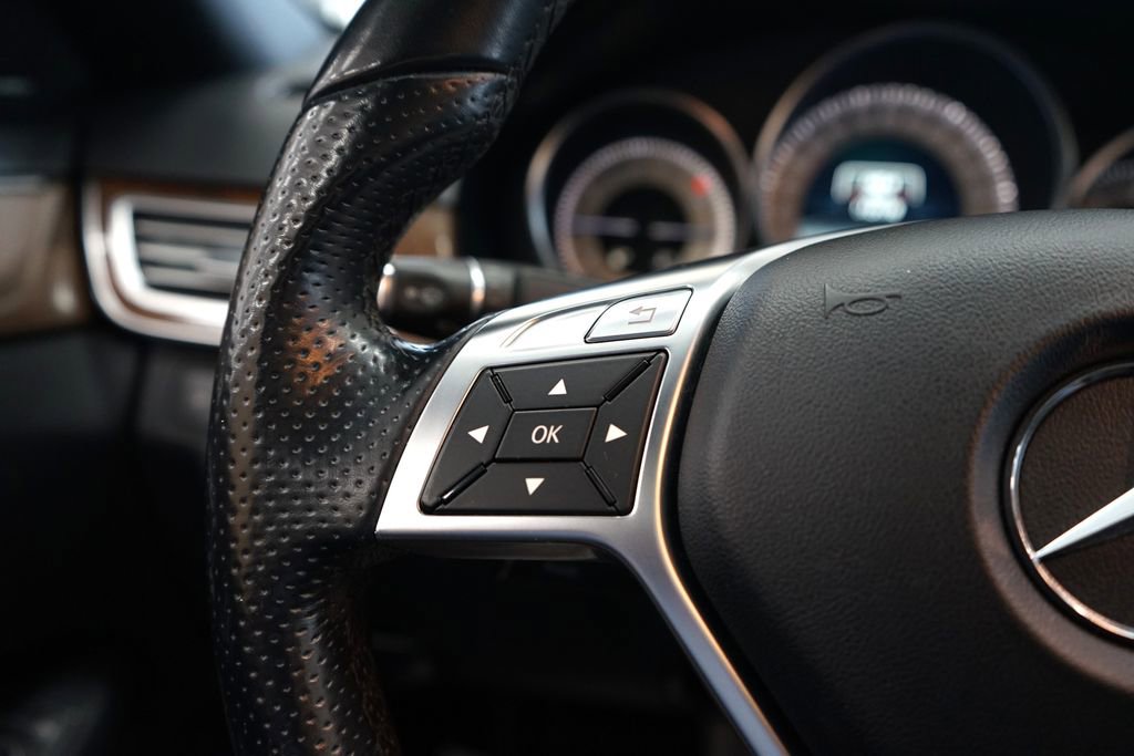 Used 2014 Mercedes-Benz E 350 4MATIC Sedan image 32