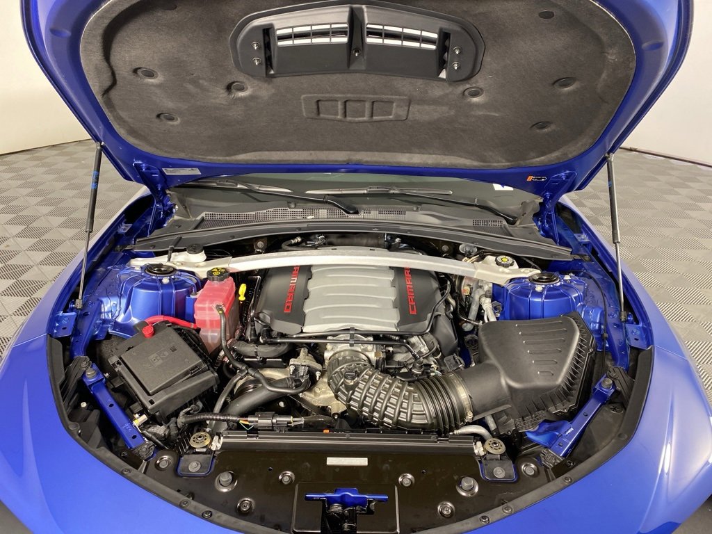 Used 2023 Chevrolet Camaro LT w/ RS Package image 7