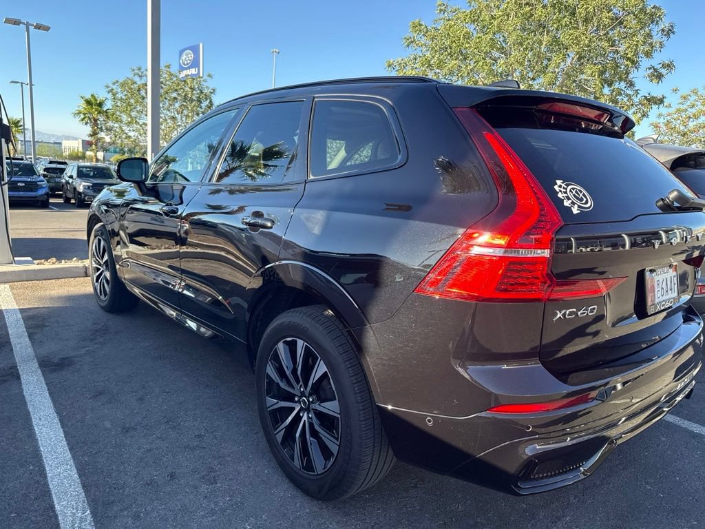 Used 2024 Volvo XC60 B5 Plus AWD/4WD image 33