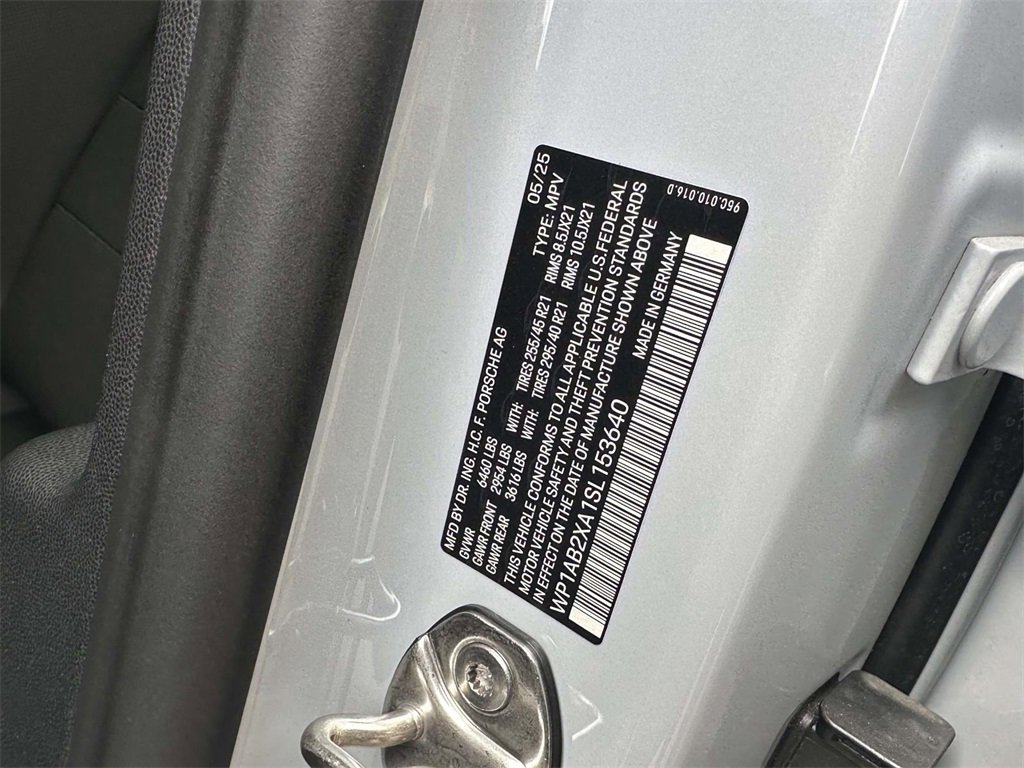 New 2025 Porsche Macan 4S Electric image 7