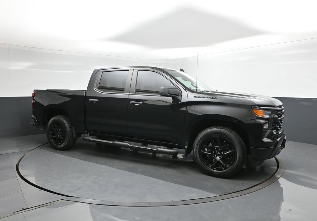 Used 2024 Chevrolet Silverado 1500 Custom w/ Turbomax Blackout Package image 17