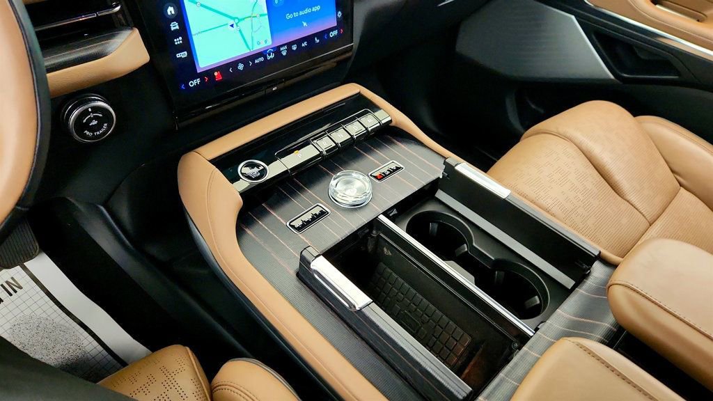 Used 2025 Lincoln Navigator L Black Label image 18