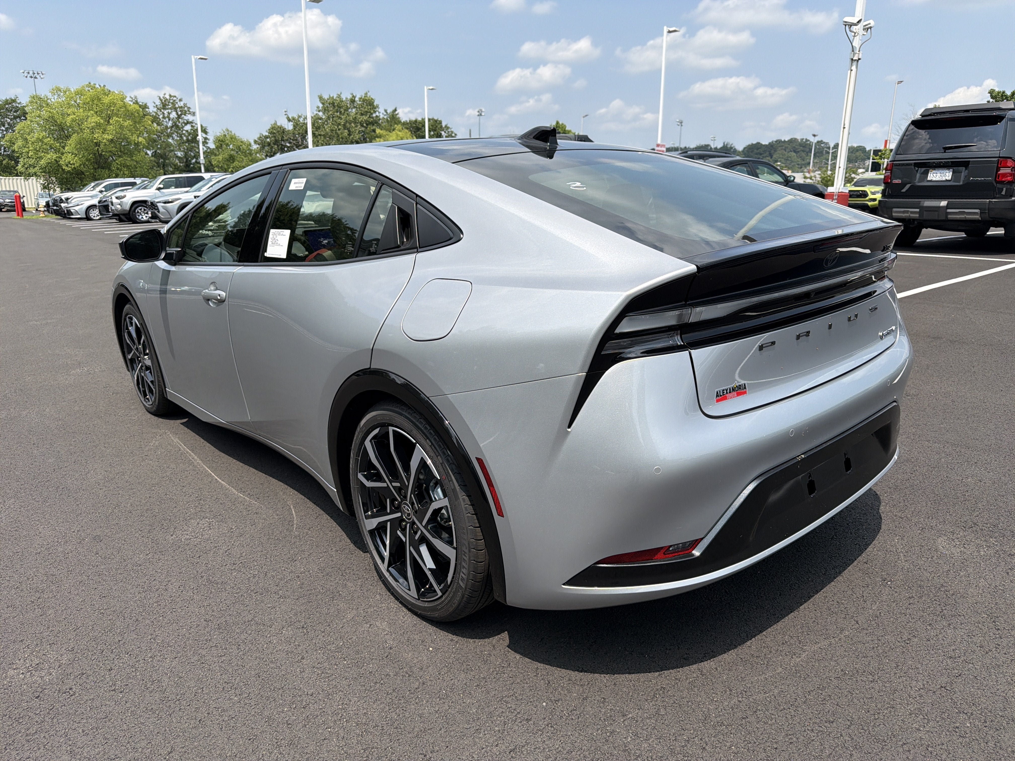New 2026 Toyota Prius Plug-In Hybrid FWD image 6