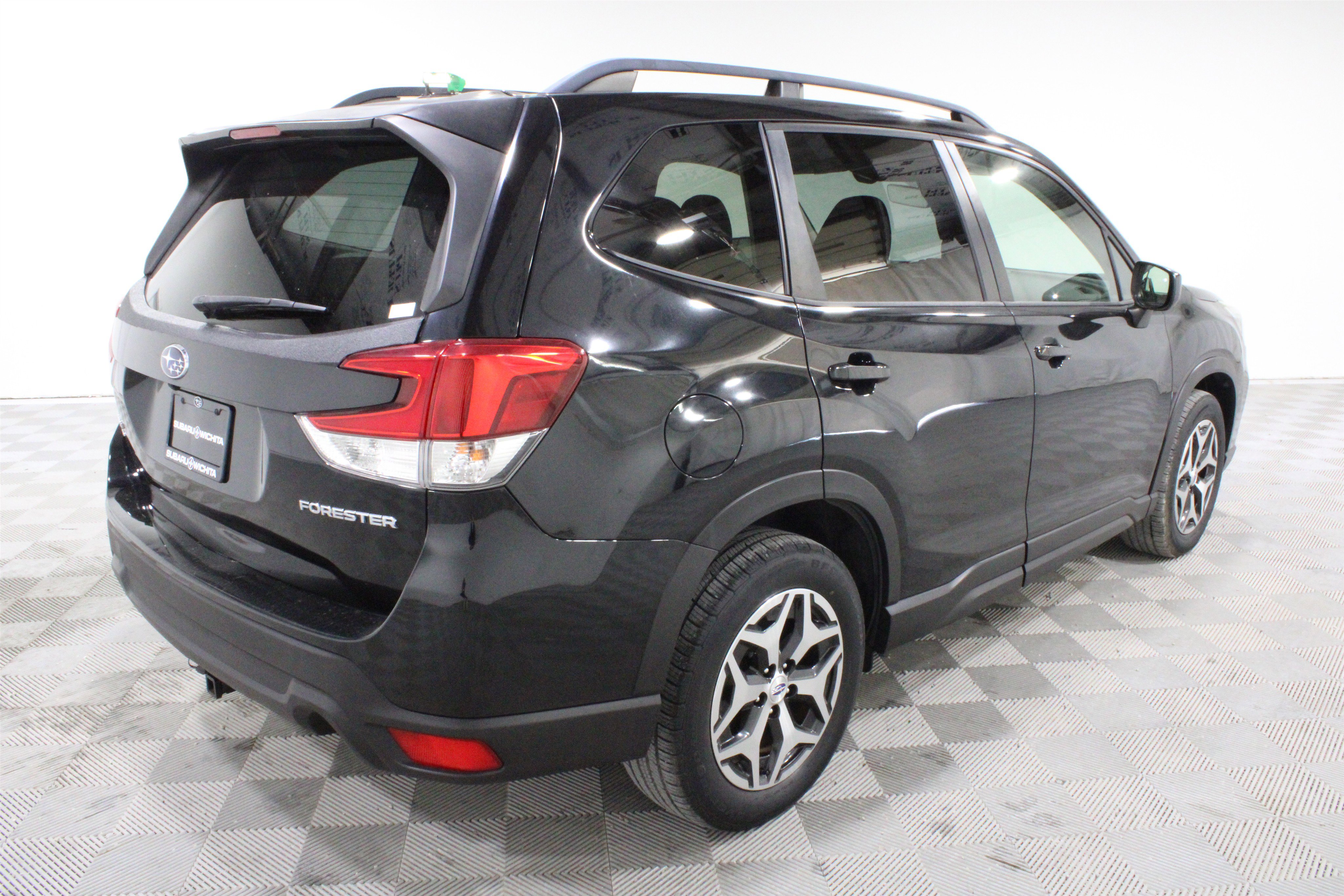 Used 2019 Subaru Forester Premium AWD/4WD image 27
