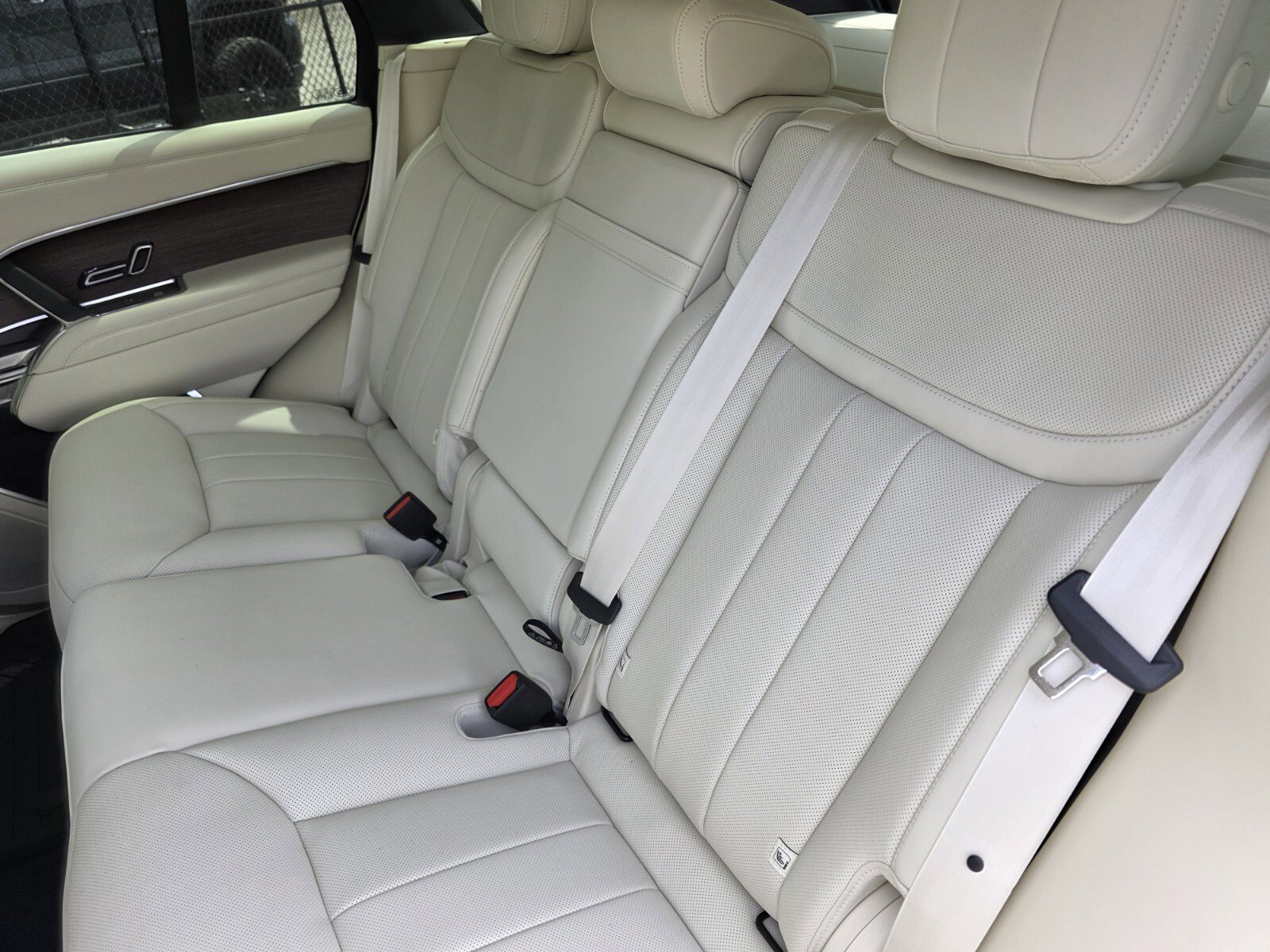 New 2026 Land Rover Range Rover SE image 13