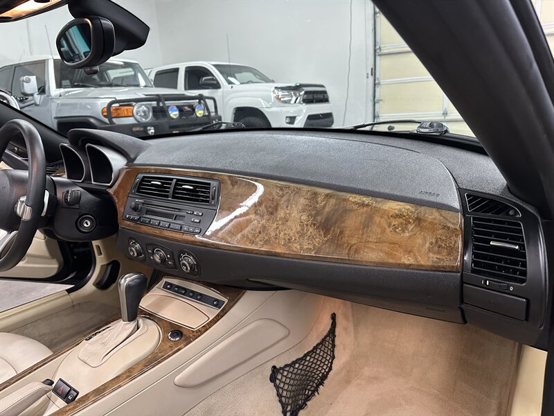 Used 2006 BMW Z4 3.0i RWD image 28