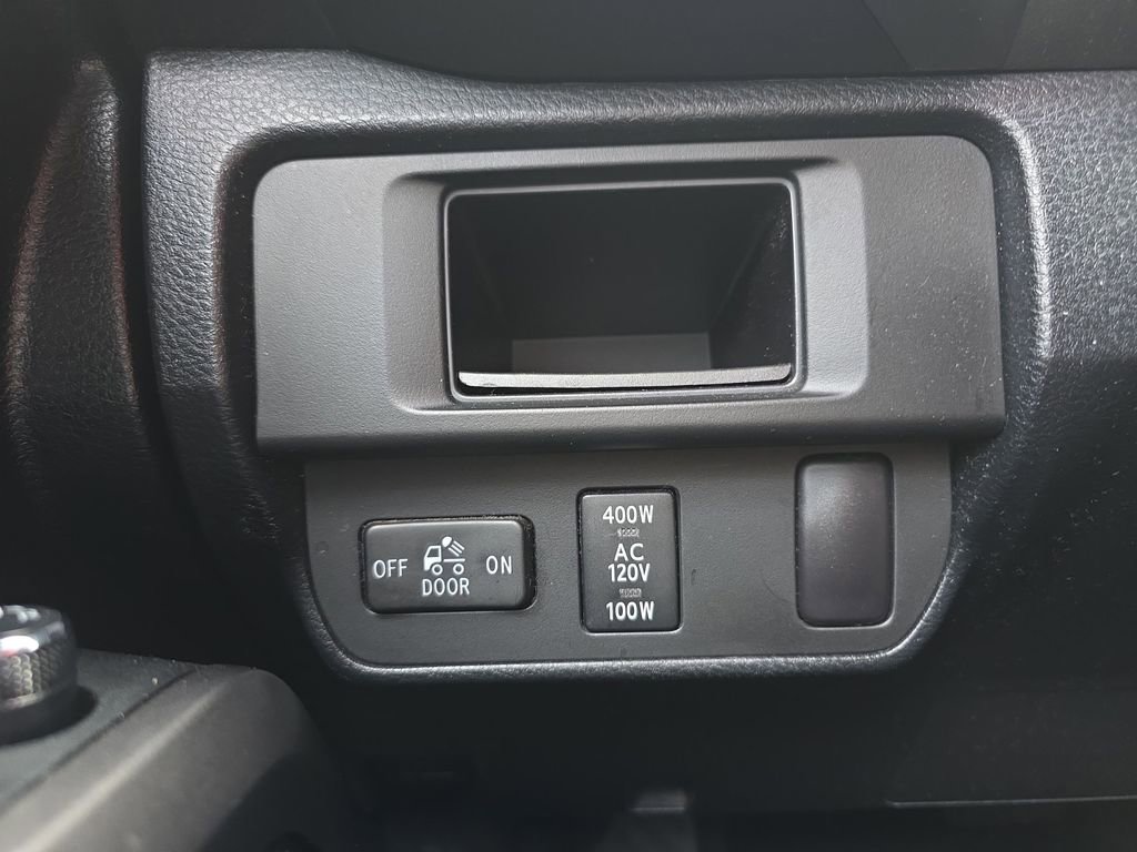 Used 2016 Toyota Tacoma TRD Sport AWD/4WD image 40