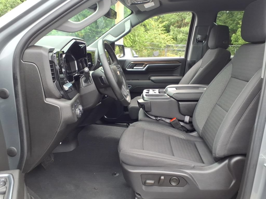 Used 2023 Chevrolet Silverado 1500 LT AWD/4WD image 12