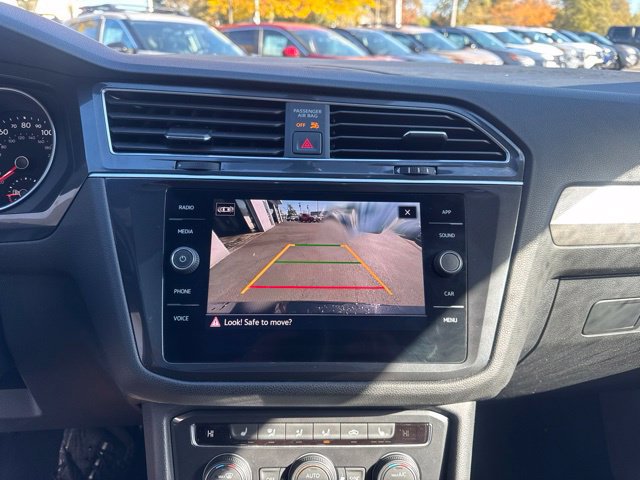 Used 2021 Volkswagen Tiguan SE R-Line AWD/4WD image 16