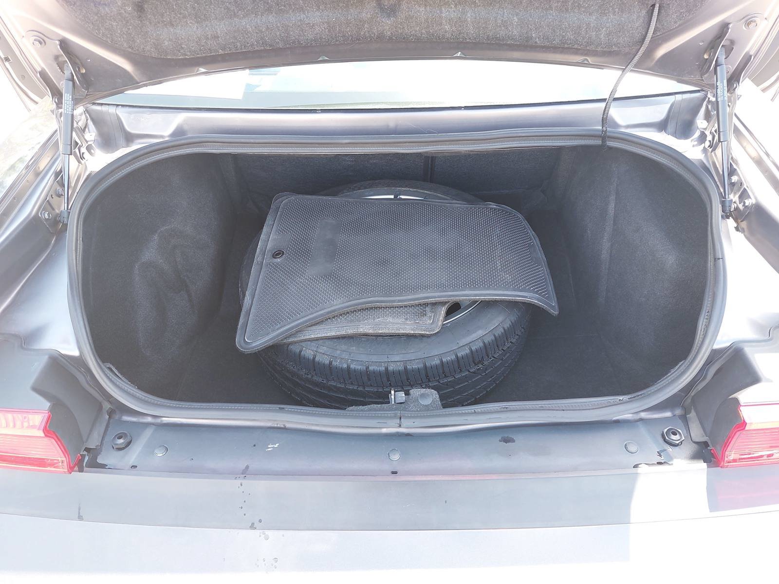 Used 2014 Dodge Challenger R/T RWD image 13