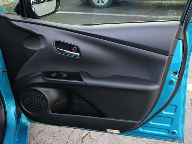 Used 2018 Toyota Prius Prime Premium w/ Carpet Mat Package image 29