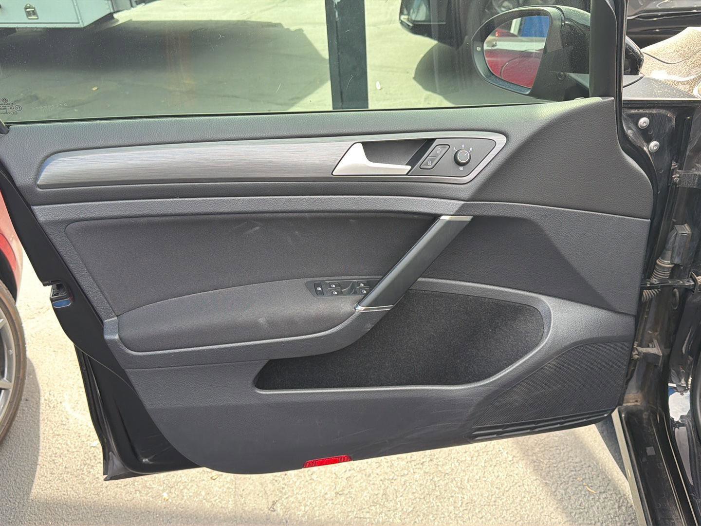 Used 2019 Volkswagen Golf S w/ Driver Assistance Package image 7
