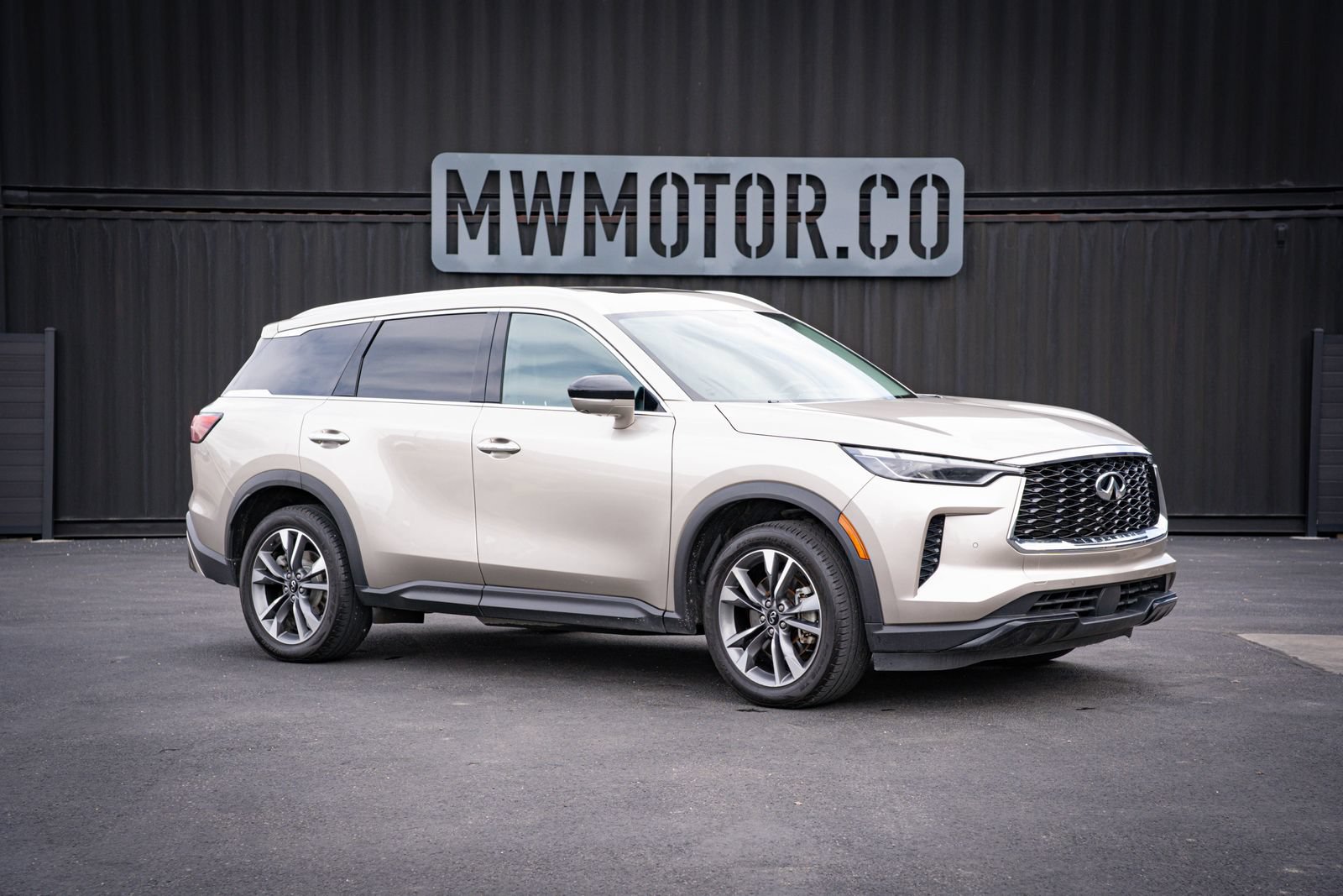 Used 2023 INFINITI QX60 Luxe AWD/4WD image 1