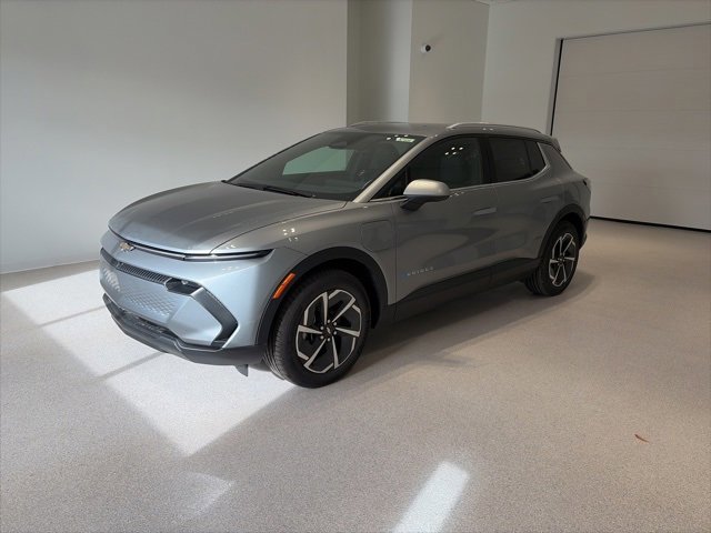 New 2026 Chevrolet Equinox EV LT image 3