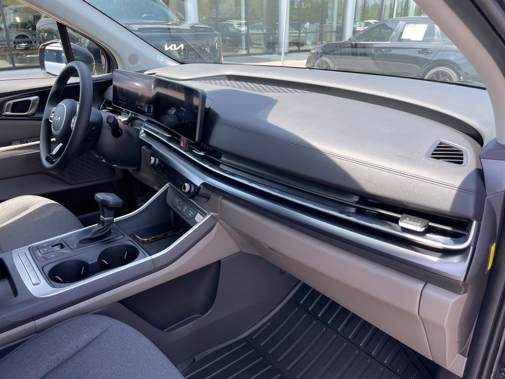 New 2026 Kia Carnival LX FWD image 31