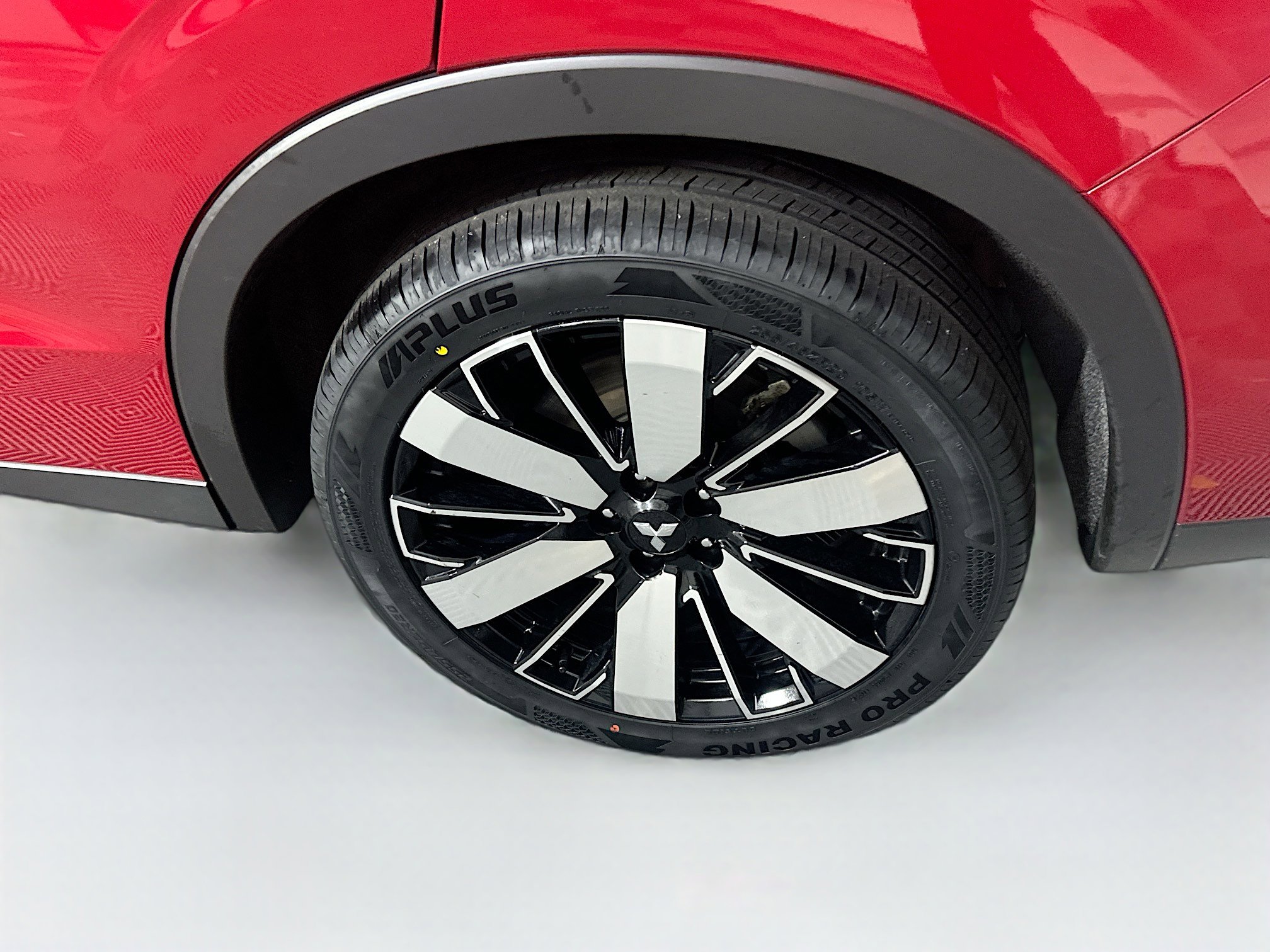 Used 2025 Mitsubishi Outlander SE image 11