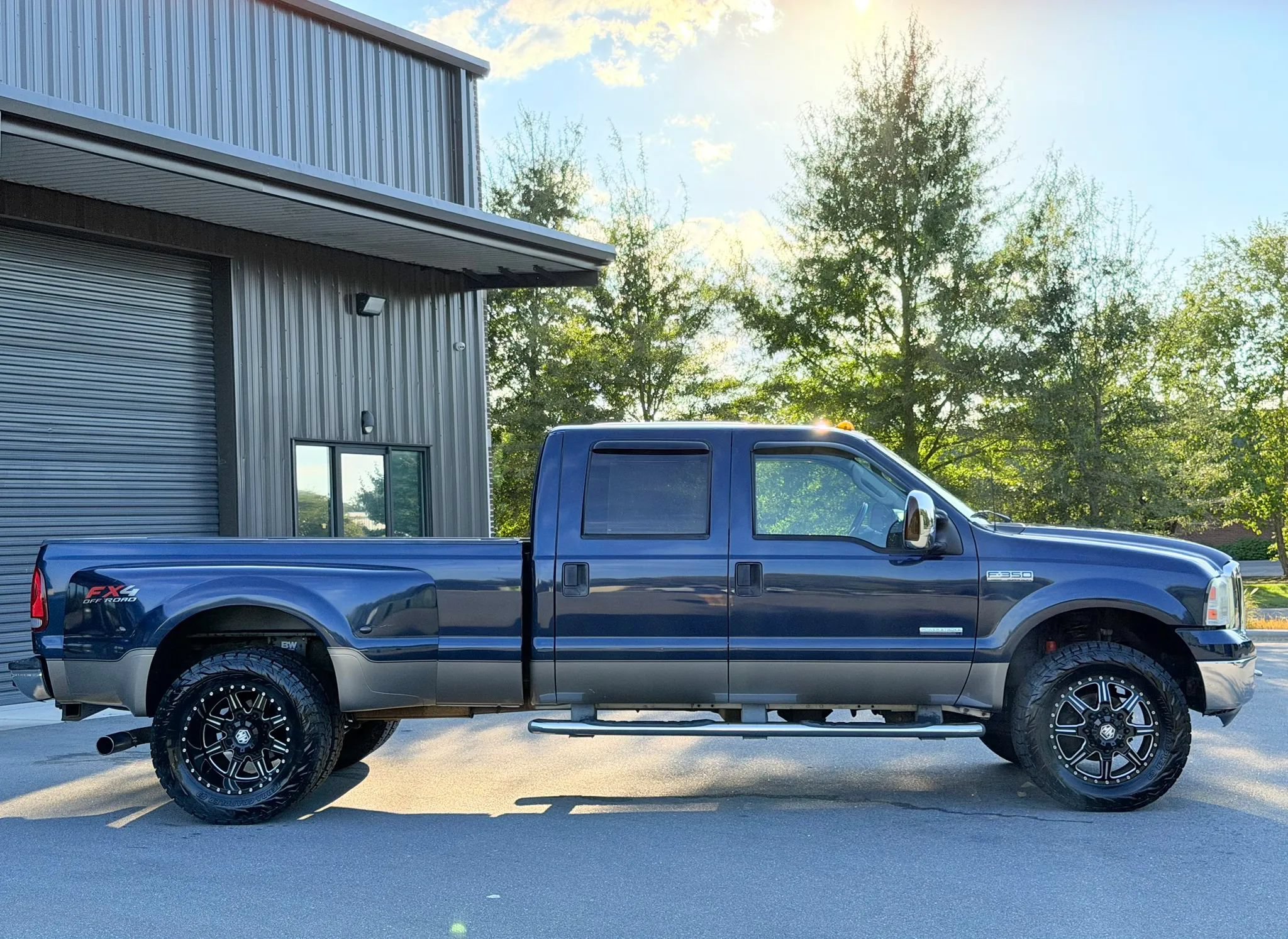 Used 2006 Ford F350 Lariat AWD/4WD image 2