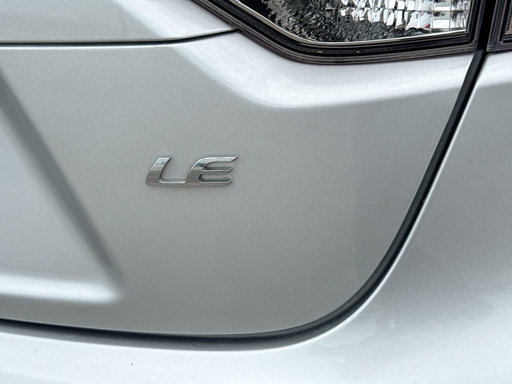 Used 2021 Toyota Corolla LE FWD image 11
