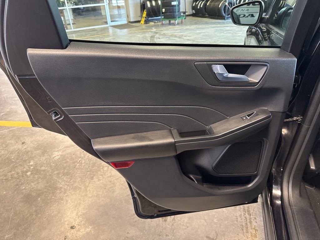 Used 2025 Ford Escape ST-Line AWD/4WD image 26