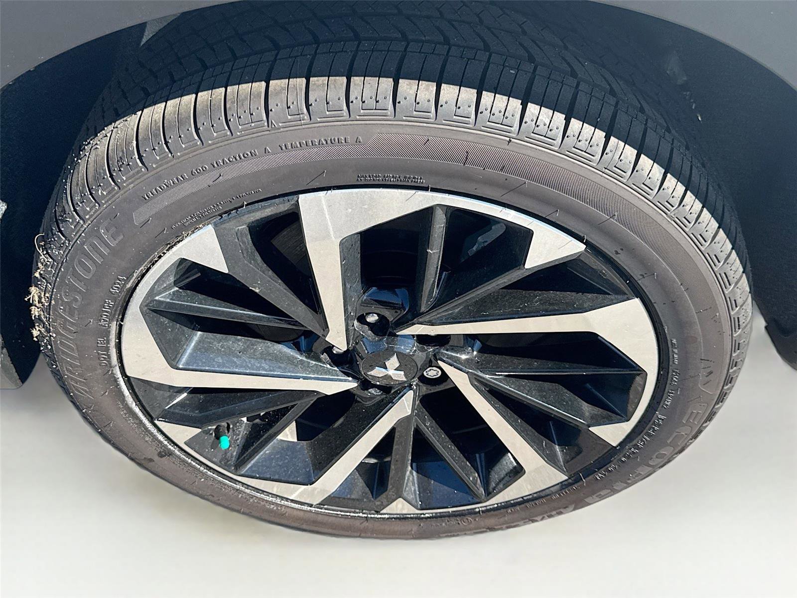 New 2025 Mitsubishi Outlander SEL image 32