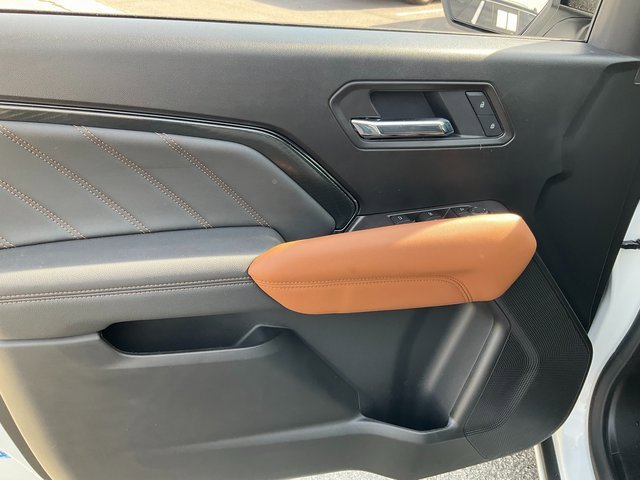 Used 2026 GMC Canyon AT4 image 7