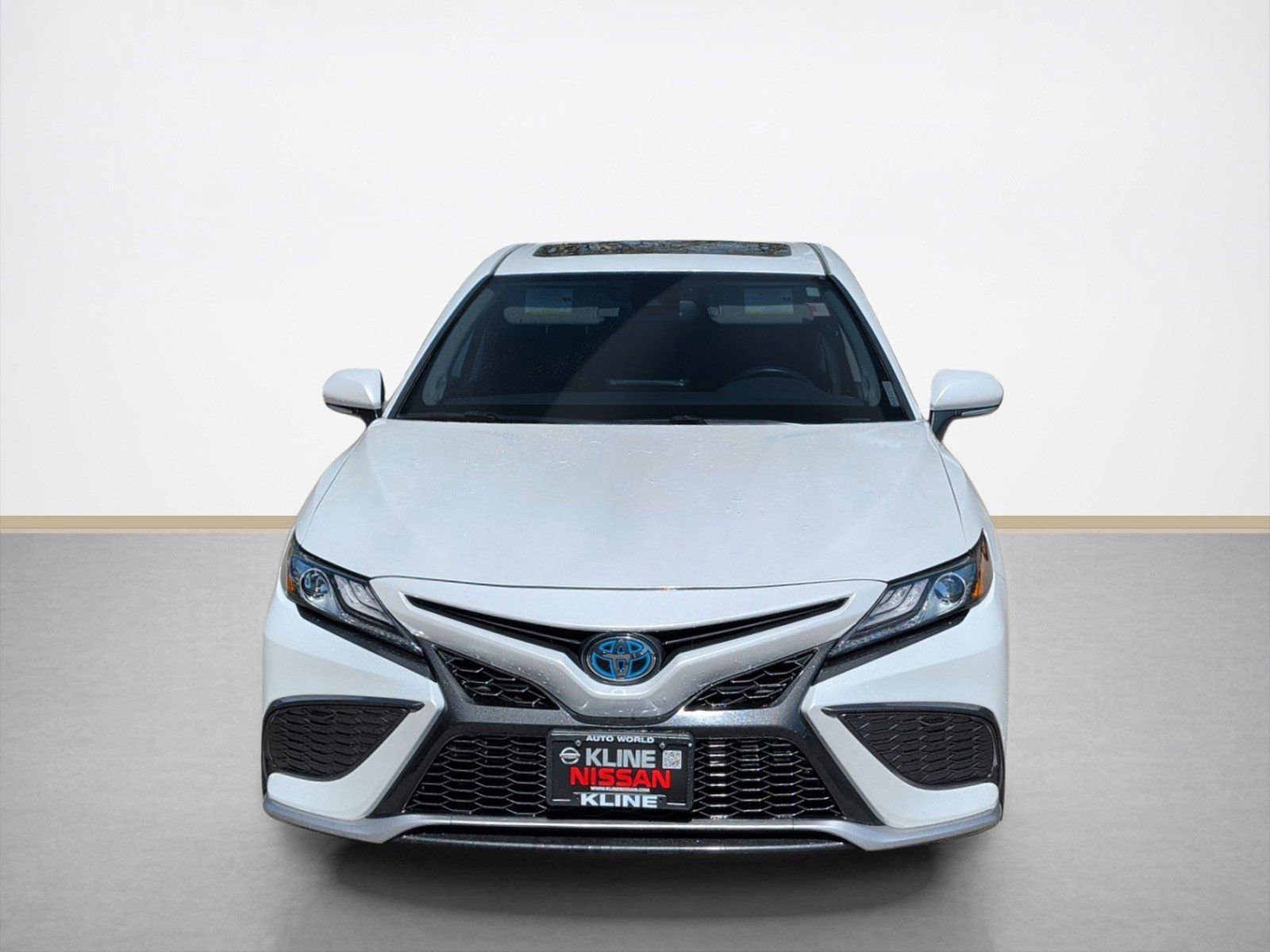 Used 2021 Toyota Camry XSE w/ Navigation Upgrade Package FWD image 8