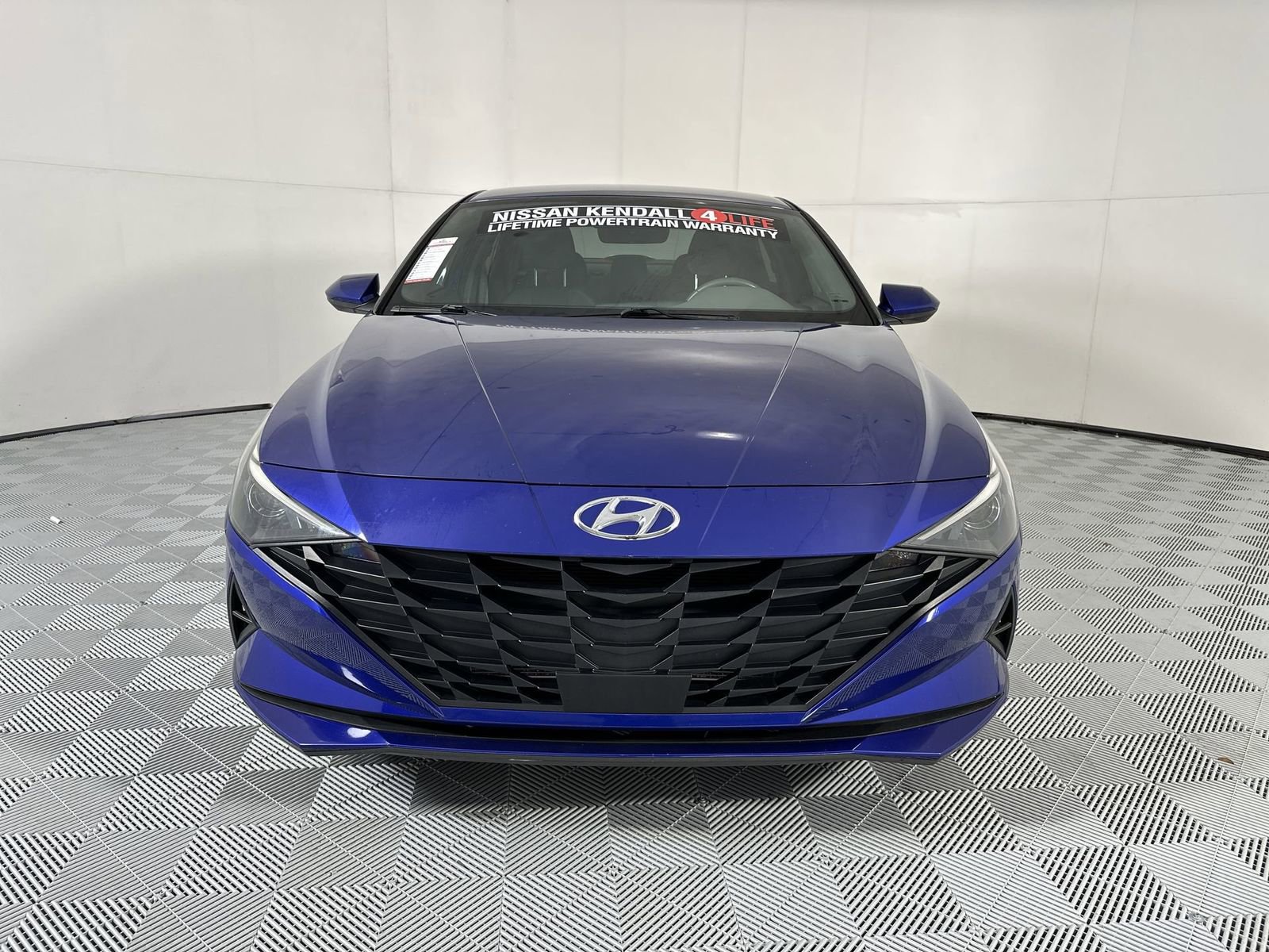 Used 2023 Hyundai Elantra SEL w/ Convenience Package FWD image 3