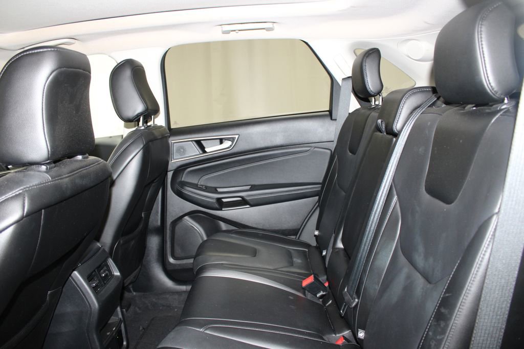 Used 2021 Ford Edge Titanium image 19