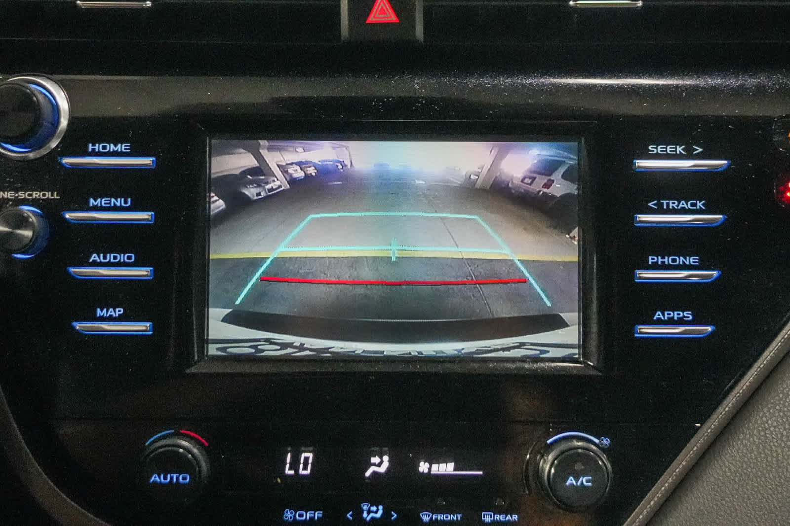 Certified 2019 Toyota Camry SE w/ Carpet Mat Package FWD image 25
