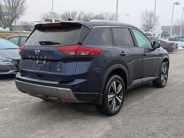 Certified 2025 Nissan Rogue SL FWD image 3