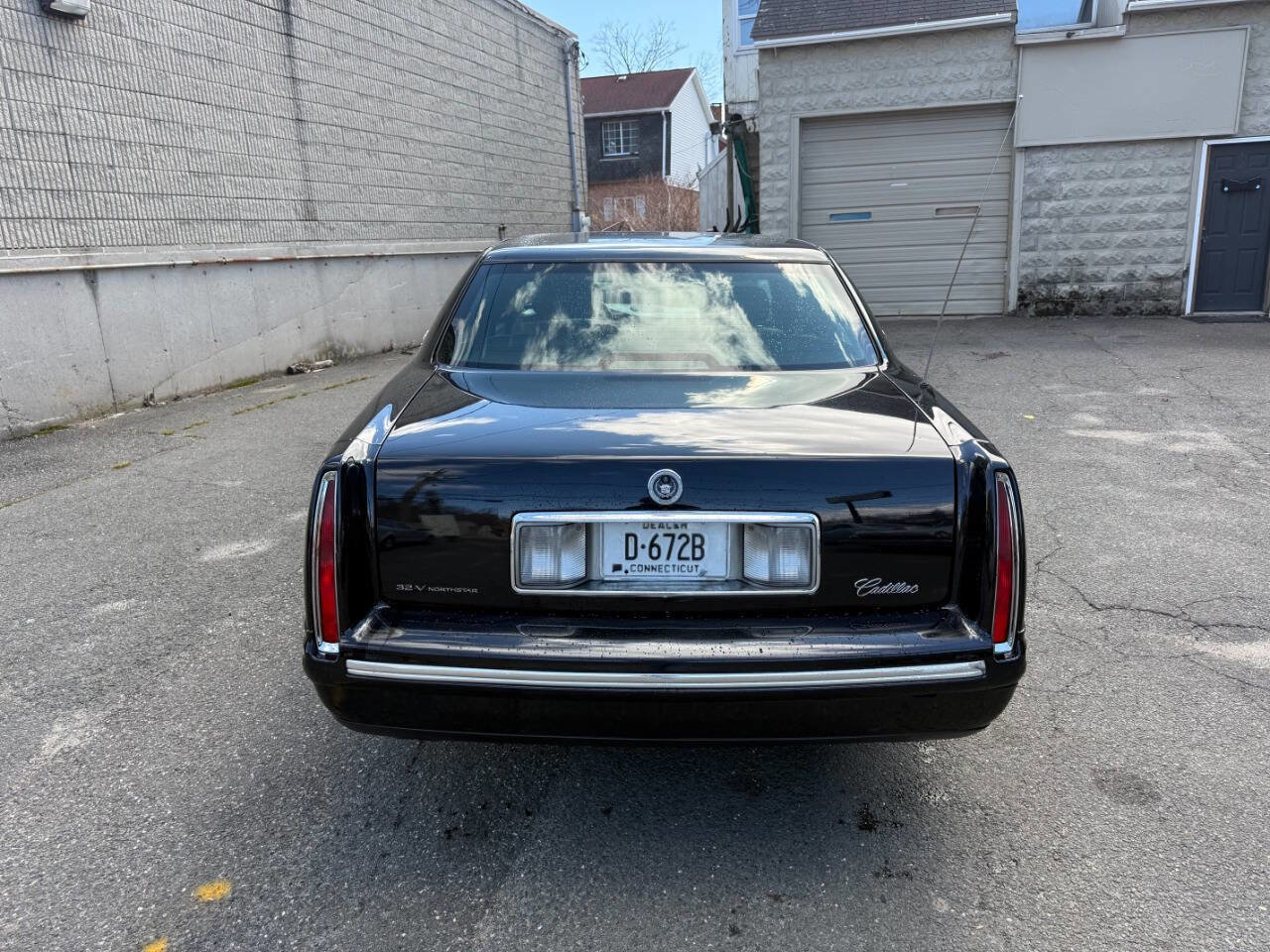 Used 1997 Cadillac De Ville Sedan w/ Comfort/Convenience Pkg FWD image 5