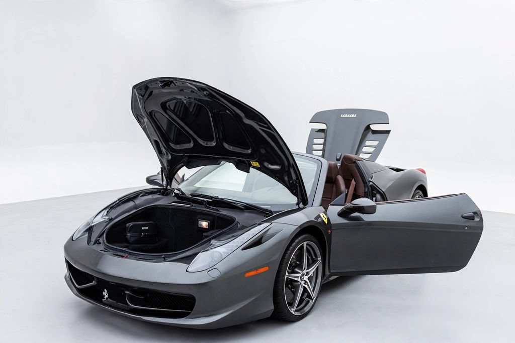 Used 2013 Ferrari 458 Spider RWD image 33