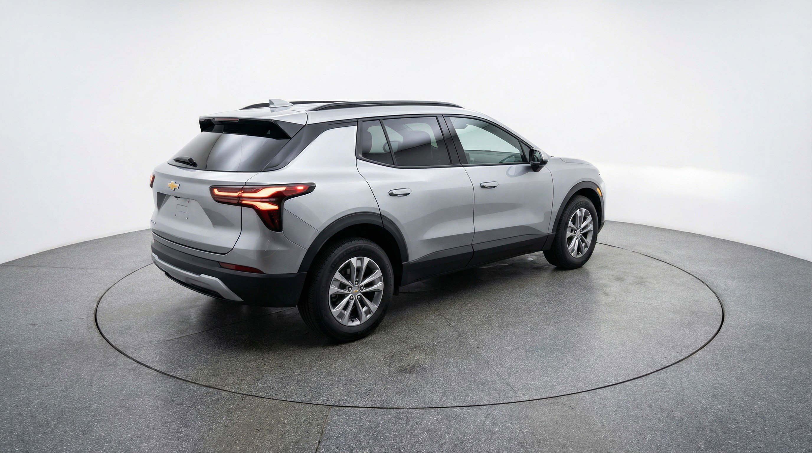 Used 2025 Chevrolet Equinox LT FWD image 9