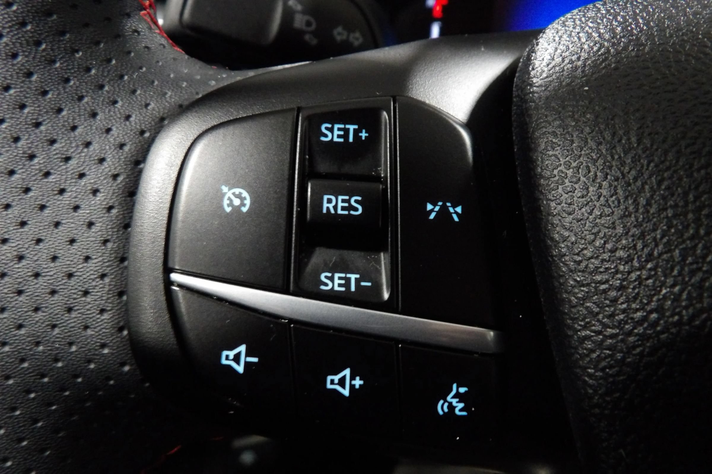 Used 2023 Ford Escape ST-Line AWD/4WD image 18